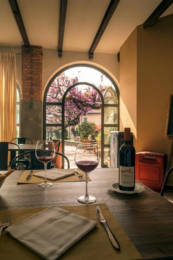 Il Glicine B&B Ristorante Cazzago San Martino Luaran gambar